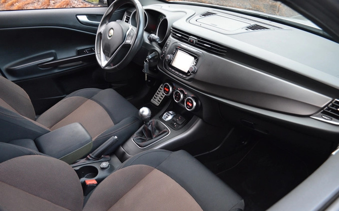 Alfa Romeo Giulietta cena 31900 przebieg: 234321, rok produkcji 2015 z Radzyń Podlaski małe 781
